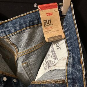 Levi’s Women’s Distressed 501 Shorts Sz 31 NWT